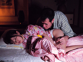 義父や兄、まさか帰り道に拉●レ●プされる貧乳ロ●―タ美少女　ゆい　サンプル画像13